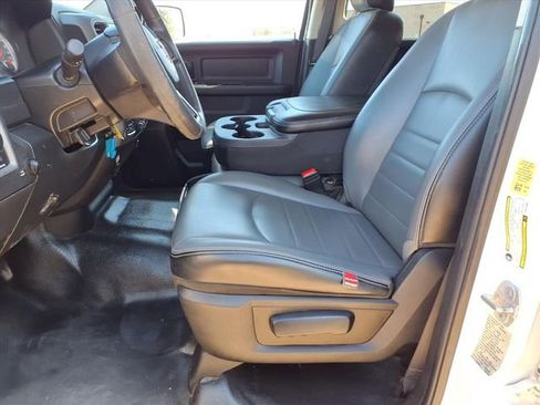 Used 2022 RAM 1500 Tradesman w/ Chrome Appearance Group image 8