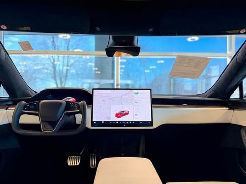 Used 2022 Tesla Model S AWD image 47