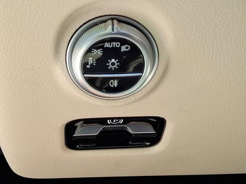 Used 2022 Mercedes-Benz C 300 4MATIC Sedan image 27