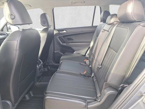 Used 2022 Volkswagen Tiguan SE image 14