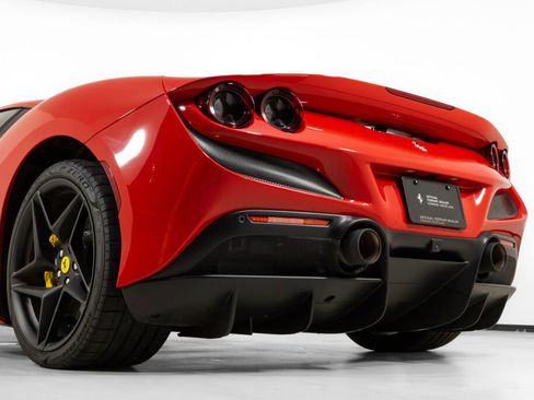 Used 2022 Ferrari F8 Tributo image 18