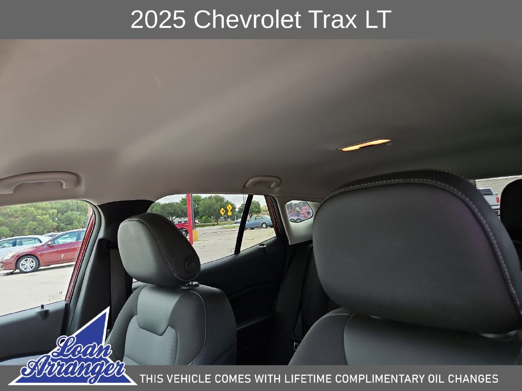 Used 2025 Chevrolet Trax LT FWD image 22