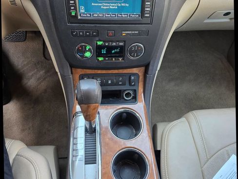 Used 2012 Buick Enclave Premium FWD image 6