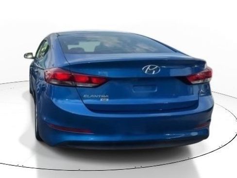 Used 2018 Hyundai Elantra SE FWD image 8