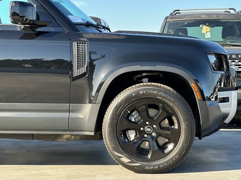 Used 2025 Land Rover Defender 110 S image 36