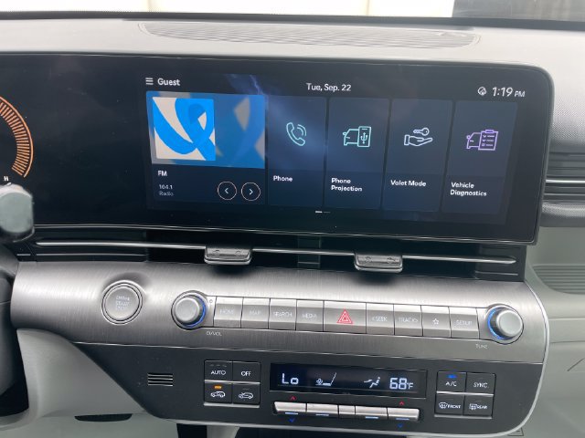 Used 2025 Hyundai Kona SEL FWD image 13