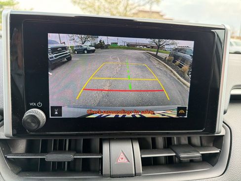 Used 2023 Toyota RAV4 XLE image 4