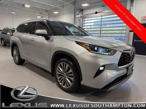 Used 2020 Toyota Highlander Platinum AWD/4WD image 1