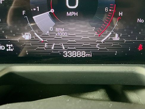 Used 2024 GMC Acadia Elevation image 12