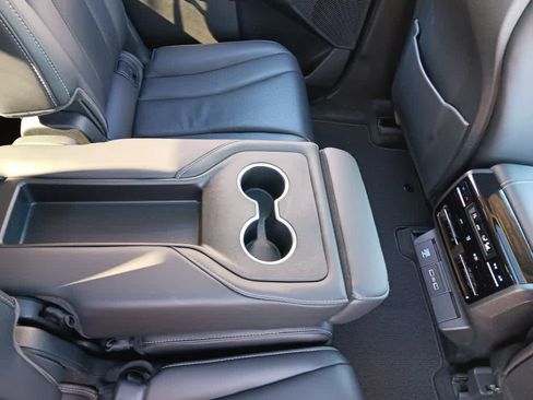 Used 2023 Acura MDX SH-AWD w/ Technology Package image 16