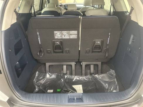 New 2026 Kia Carnival EX image 29