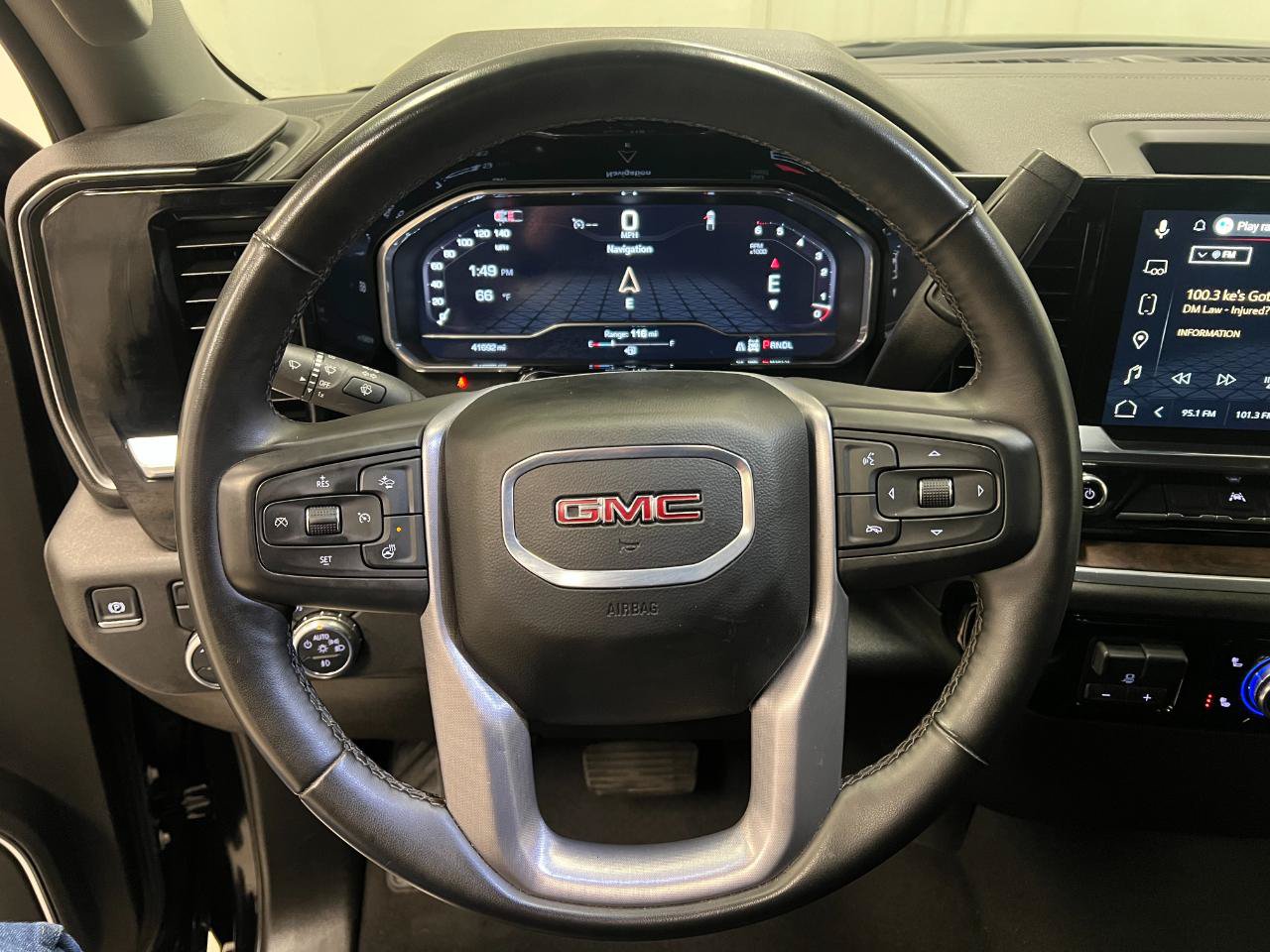 Used 2025 GMC Sierra 1500 SLT AWD/4WD image 44