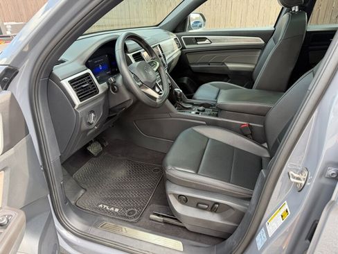 Used 2022 Volkswagen Atlas Cross Sport SE AWD/4WD image 19