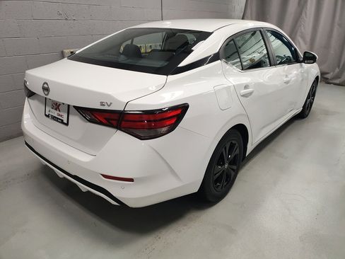 Used 2023 Nissan Sentra SV image 2