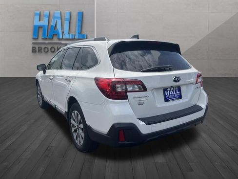 Used 2018 Subaru Outback 2.5i Touring w/ Popular Package #3 AWD/4WD image 3