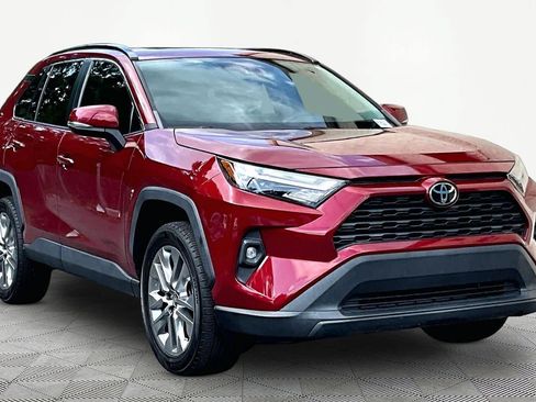 Used 2022 Toyota RAV4 XLE Premium FWD image 3
