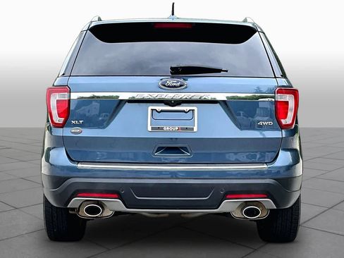 Used 2018 Ford Explorer XLT w/ Equipment Group 202A AWD/4WD image 5