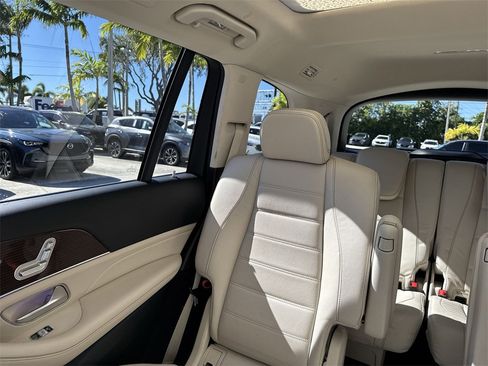 Used 2021 Mercedes-Benz GLS 580 GLS 580 image 18