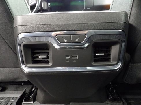 Used 2024 GMC Sierra 2500 Denali w/ Max Trailering Package image 11