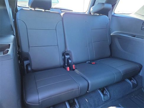 Used 2023 Chevrolet Traverse Premier w/ Redline Edition image 15