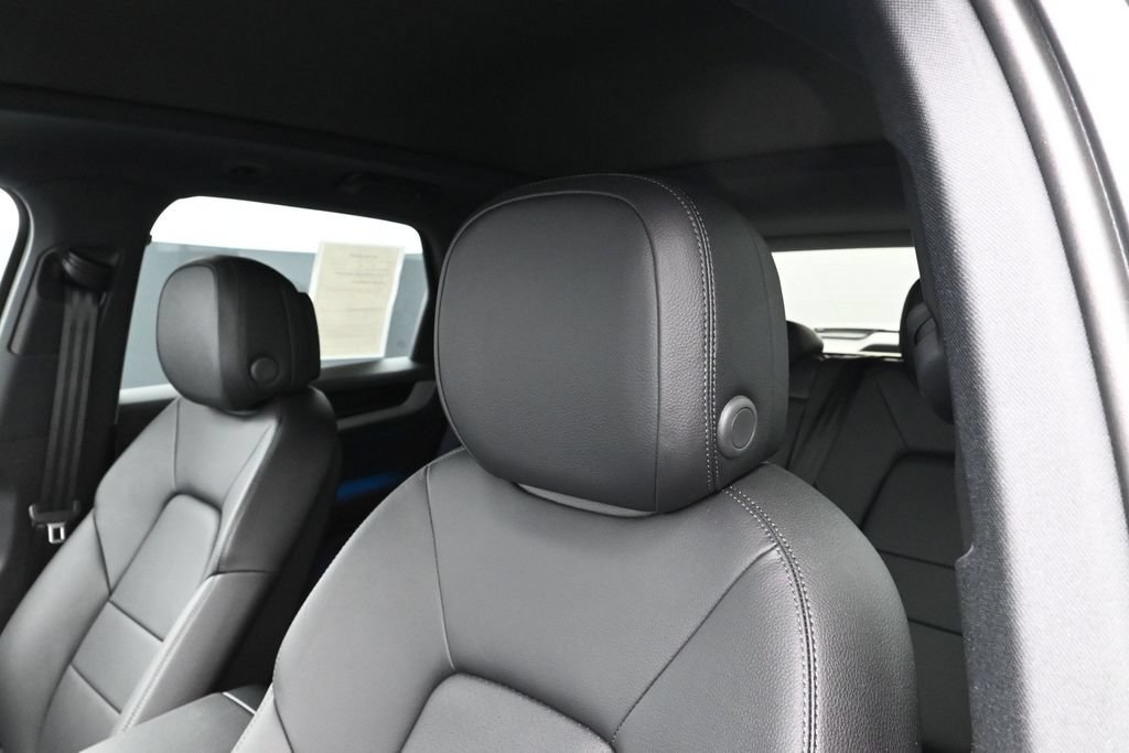 Certified 2026 Porsche Cayenne AWD/4WD image 15