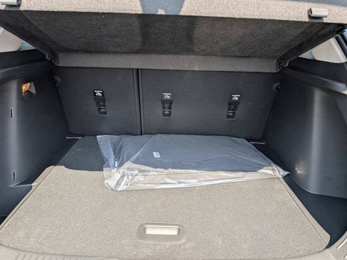 New 2026 Chevrolet Trax LT w/ Midnight Edition FWD image 8