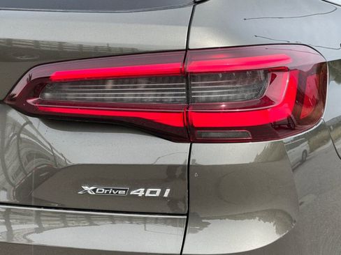 Used 2022 BMW X5 xDrive40i w/ Executive Package image 32