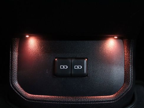 Used 2022 Toyota Highlander XSE image 16