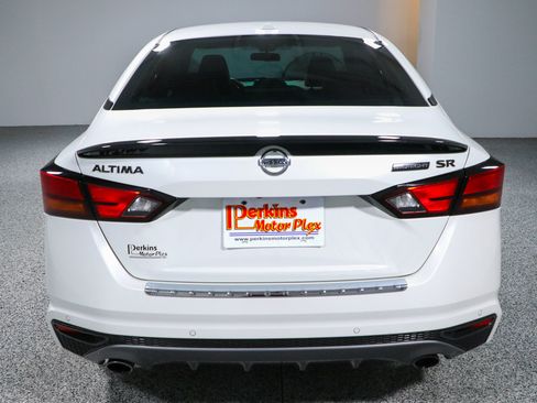 Used 2022 Nissan Altima 2.5 SR w/ Midnight Edition Package FWD image 8