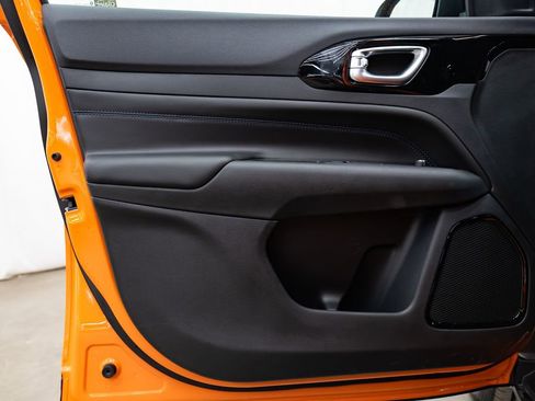 Used 2026 Jeep Compass Latitude image 20