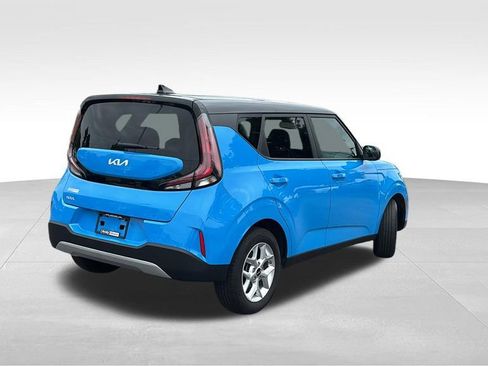 Used 2024 Kia Soul S FWD image 7