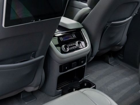 Used 2021 Lincoln Navigator Reserve w/ Luxury Package image 19