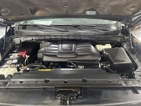 Used 2022 Nissan Titan SV AWD/4WD image 39