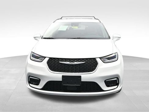 Used 2022 Chrysler Pacifica Touring-L FWD image 8