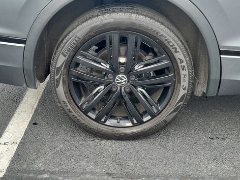 Used 2022 Volkswagen Tiguan SE R-Line AWD/4WD image 6