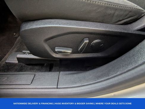 Used 2017 Ford Fusion SE w/ Fusion SE Technology Package image 22