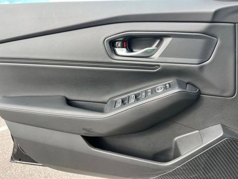 Used 2025 Honda Accord Sport image 25