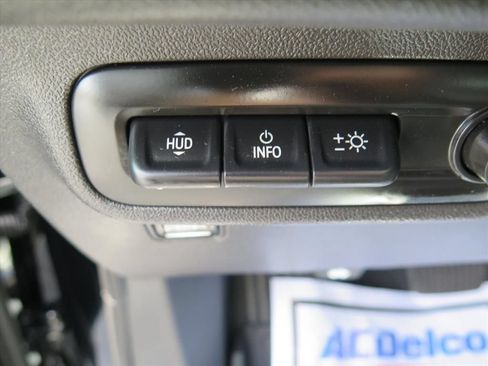 Used 2023 GMC Terrain SLT w/ Tech Package FWD image 14