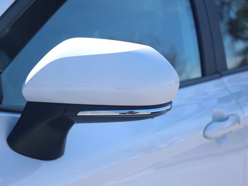 Used 2025 Toyota Camry SE image 18