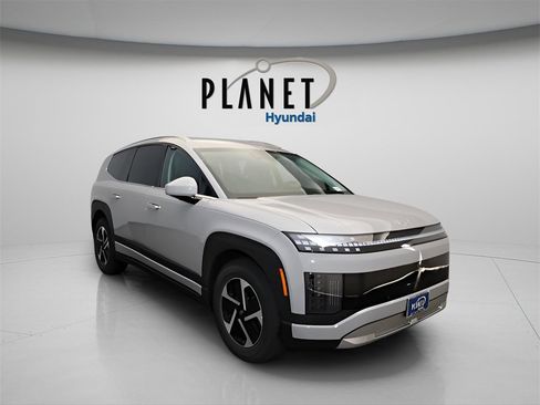 New 2026 Hyundai Ioniq 9 SE image 1