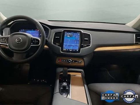 Used 2025 Volvo XC90 B6 Plus image 10