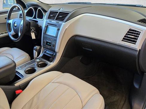 Used 2009 Chevrolet Traverse LTZ FWD image 23