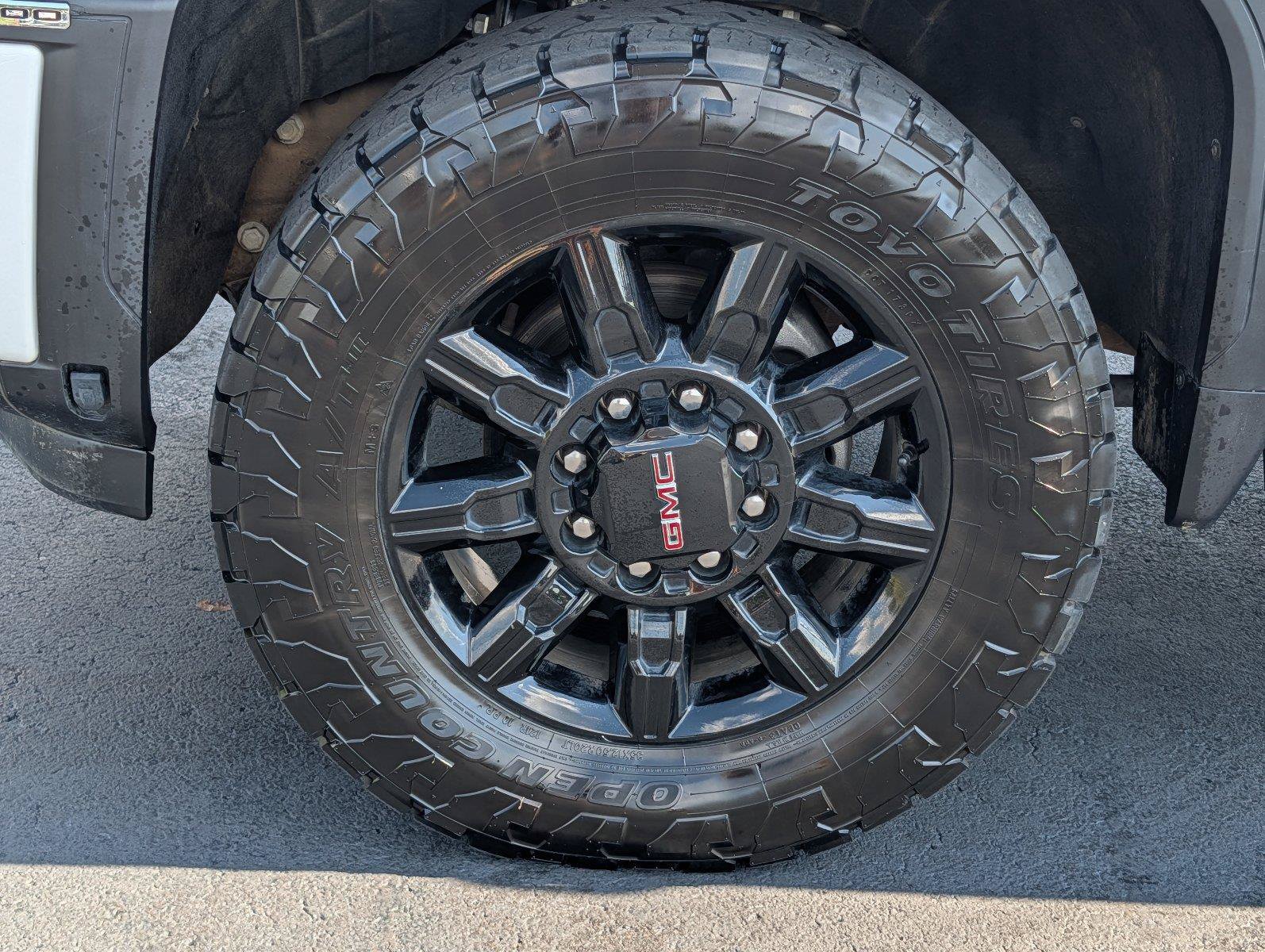 Used 2025 GMC Sierra 3500 AT4 w/ AT4 Premium Plus Package AWD/4WD image 11