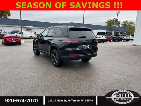 New 2025 Jeep Grand Cherokee Limited w/ Luxury Tech Group II image 15