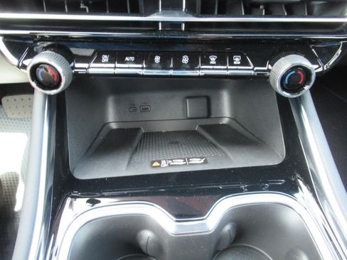 New 2026 Chevrolet Traverse Z71 w/ Enhanced Driving Package AWD/4WD image 25