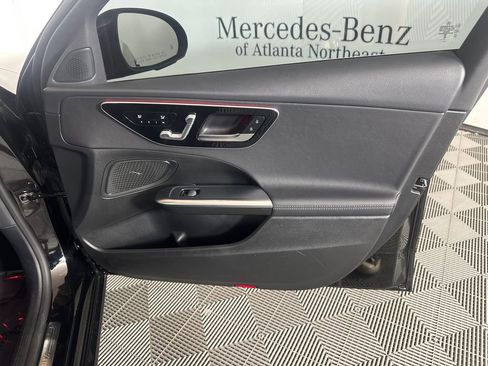 Used 2025 Mercedes-Benz C 300 Sedan image 15