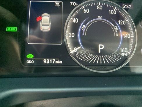 Used 2025 Lexus ES 300h w/ Luxury Package image 6