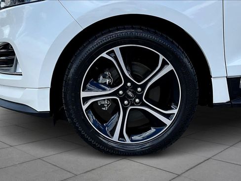 Used 2020 Ford Edge ST image 10