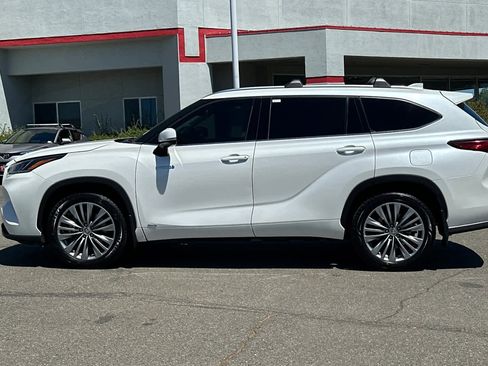Used 2020 Toyota Highlander Platinum AWD/4WD image 9