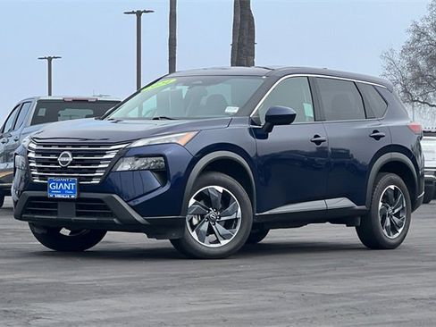 Used 2024 Nissan Rogue SV image 8